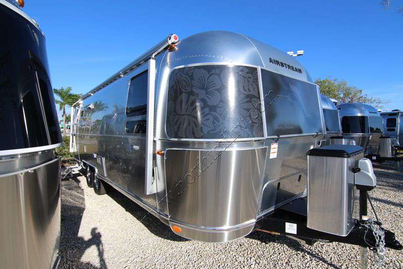 2018 Airstream Tommy Bahama 27FB