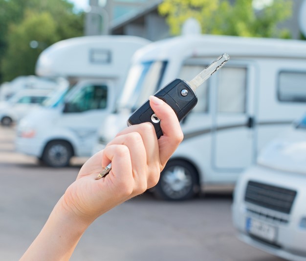 lady with campercan key