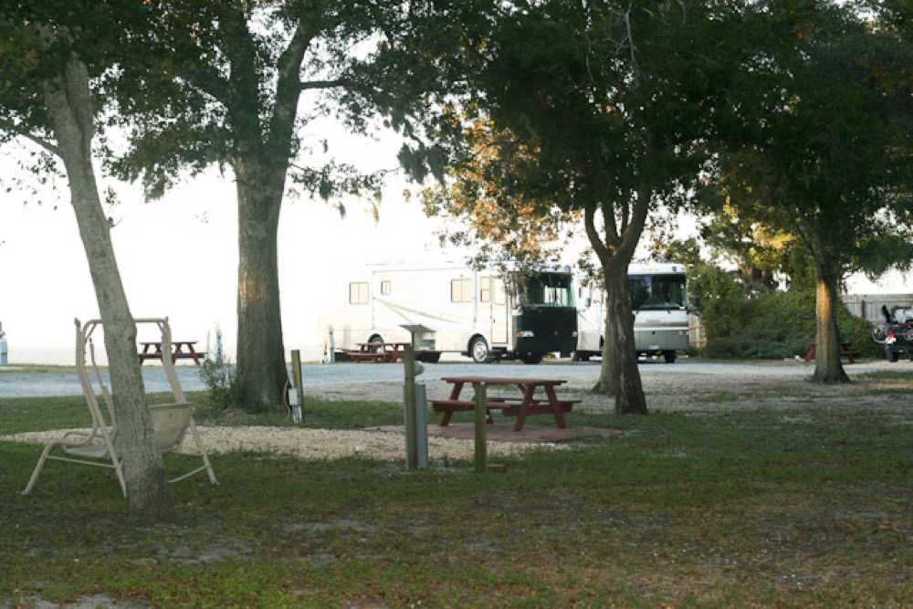 Fort Morgan rv park with benches