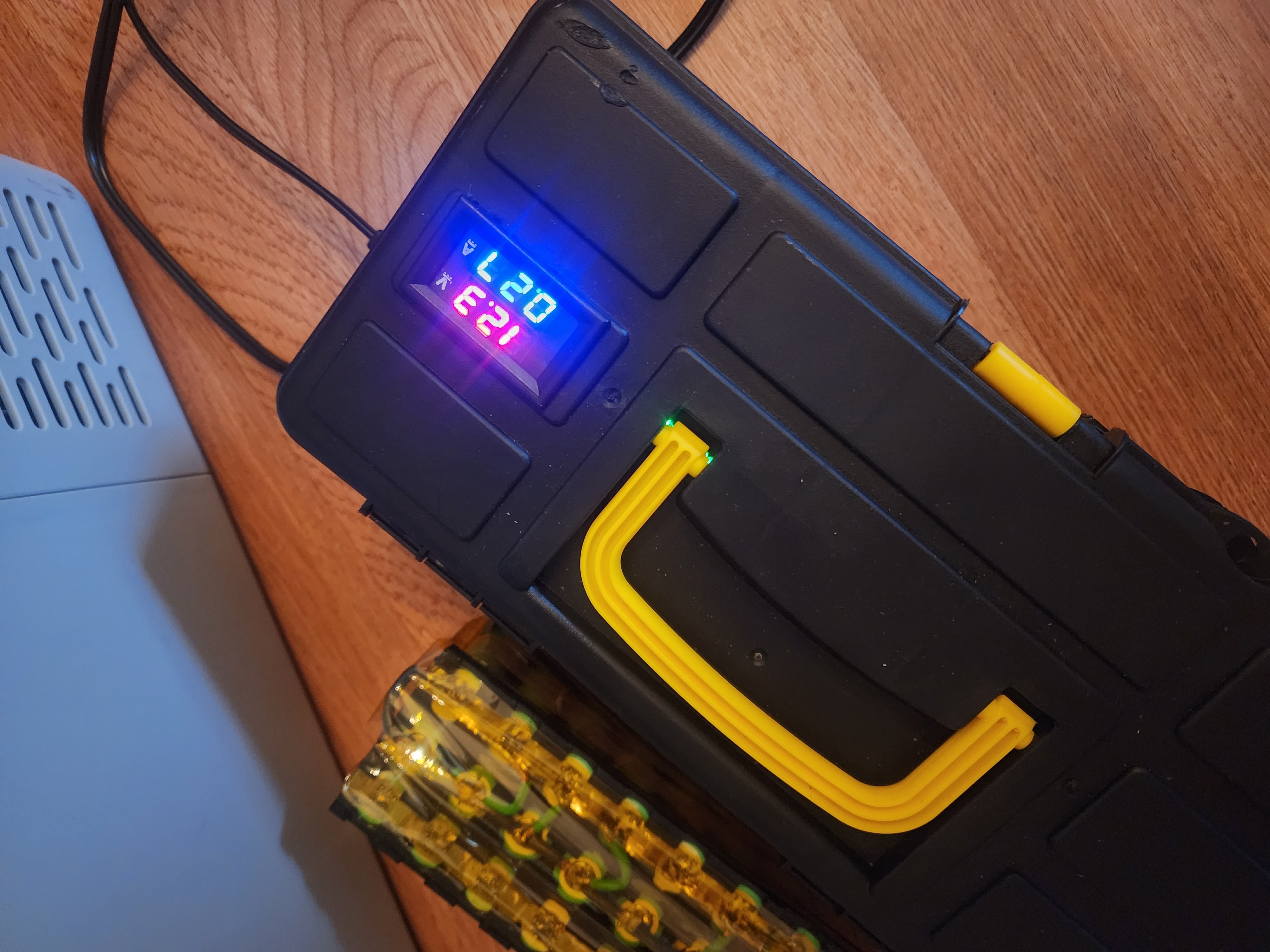 mini fridge amp usage