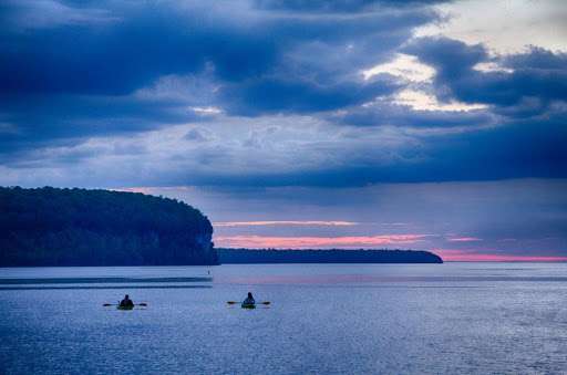Cave Point Kayak Tour