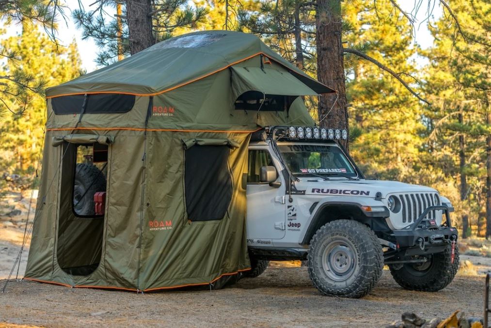 rooftop tent on a rubicon truck